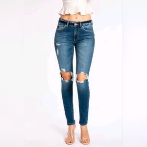 ❤️ NWOT! KANCAN MID-RISE DISTRESSED SKINNY JEANS, 10 (30)